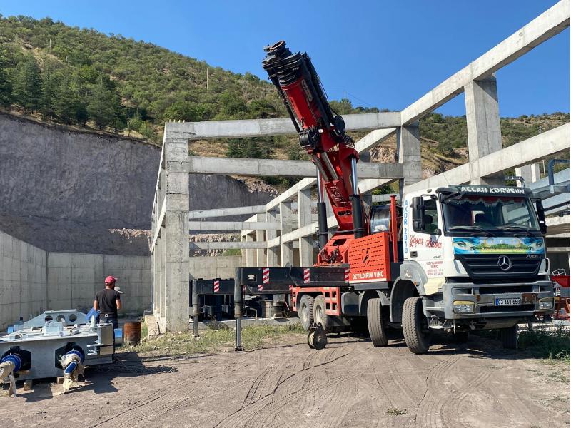 Afyonkarahisar Mermer Sanayisinde Ağır Tonajlı Kiralık Vinç Seçimi - İş Makinesi Kiralama Rehberi