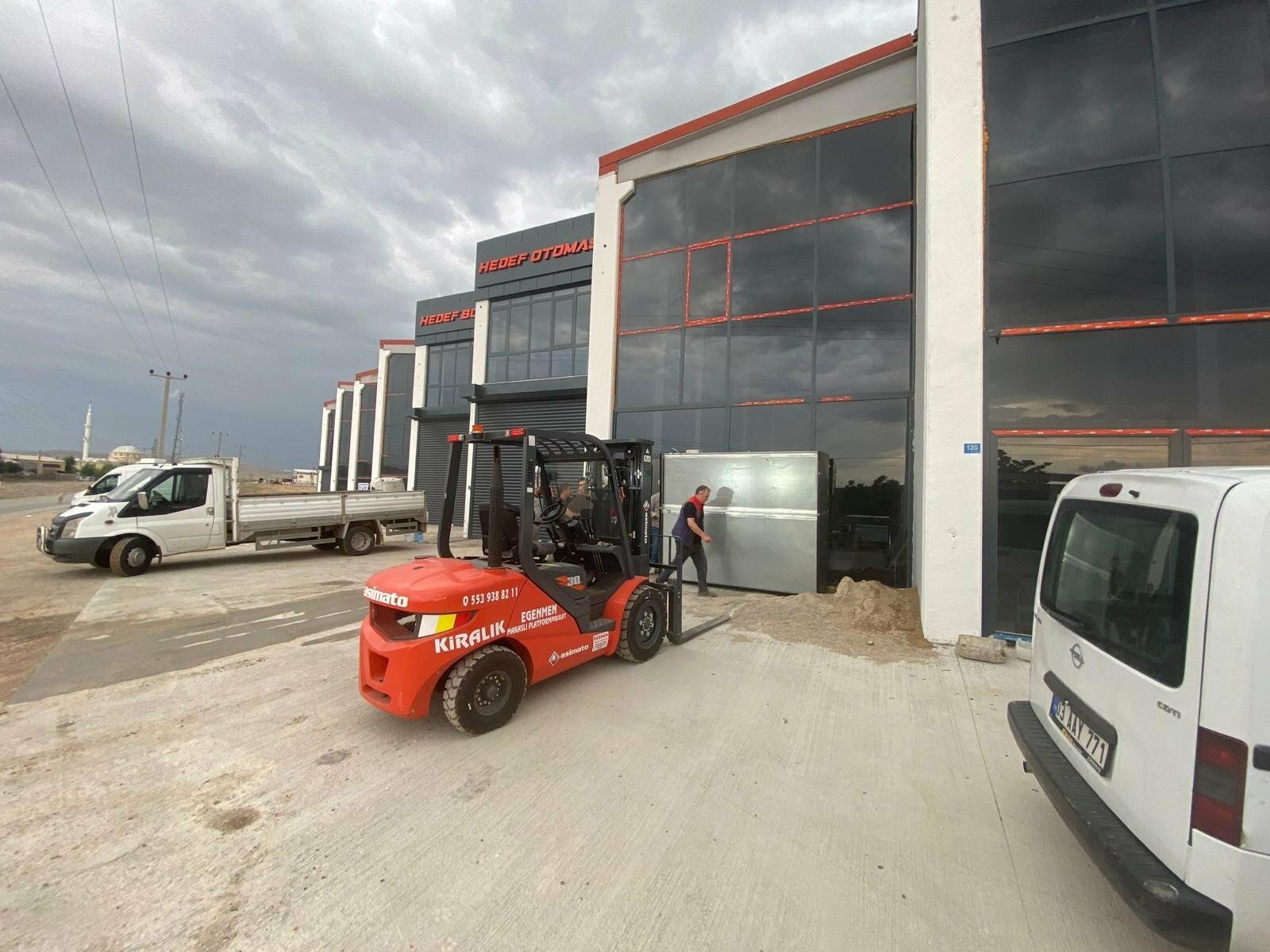Afyonkarahisar Şantiyelerinde Manlift ile İş Akışını Hızlandırın - İş Makinesi Kiralama Rehberi