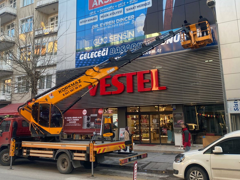 Aksaray Organize Sanayi Bölgesinde Güvenli Ağır Tonajlı Vinçler
